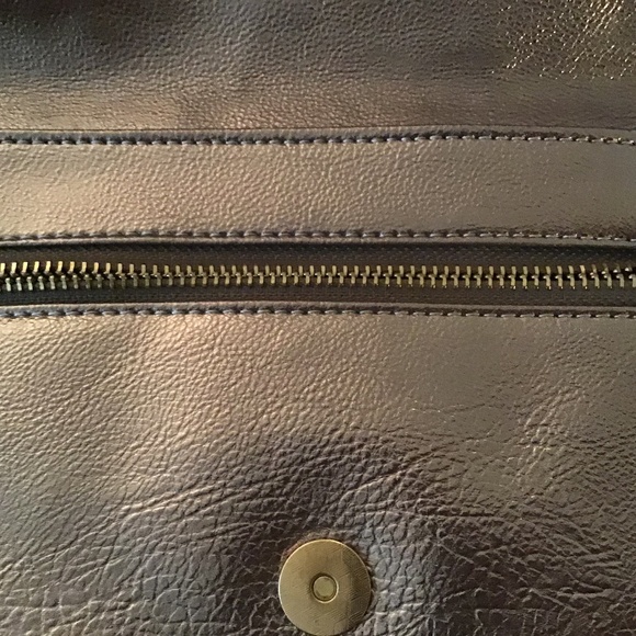 Tory Burch Flap Metallic Leather Clutch Silver - Picture 6 of 9